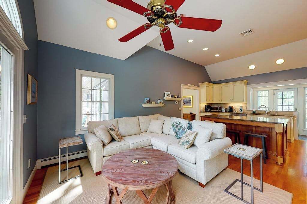 Photo of Livingroom in East Orleans
