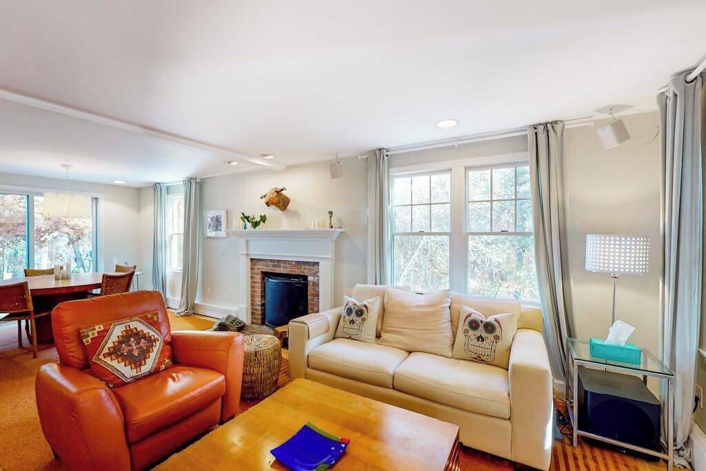 Photo of Livingroom in Truro