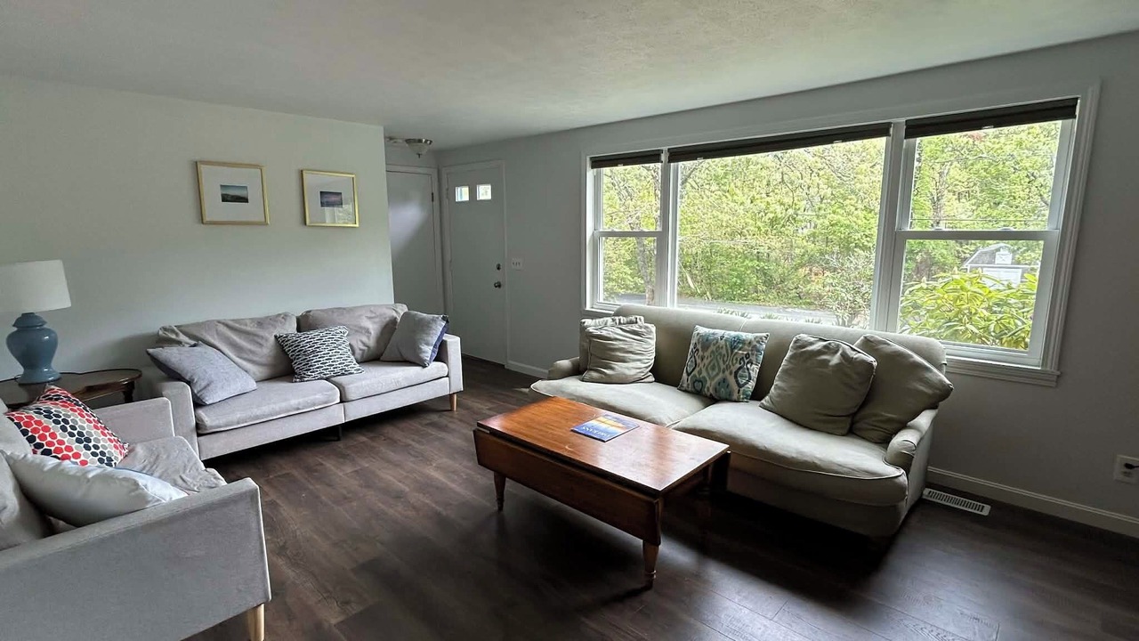 Photo of Livingroom in Eastham