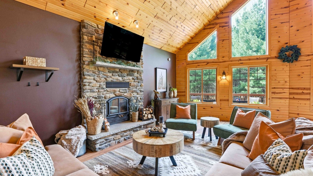 Photo of Livingroom in Nekoosa