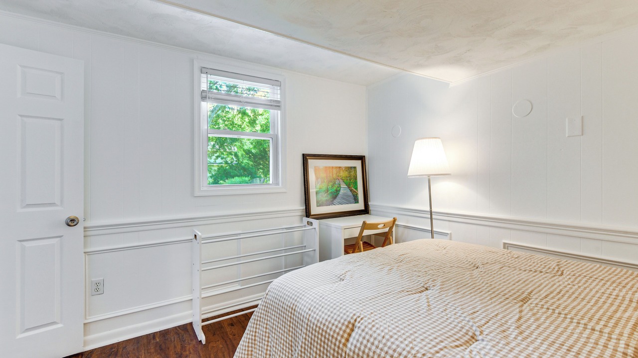 Photo of Bedroom in Aspen Hill