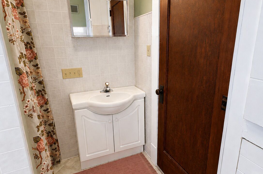 Photo of Bathroom in Alpha