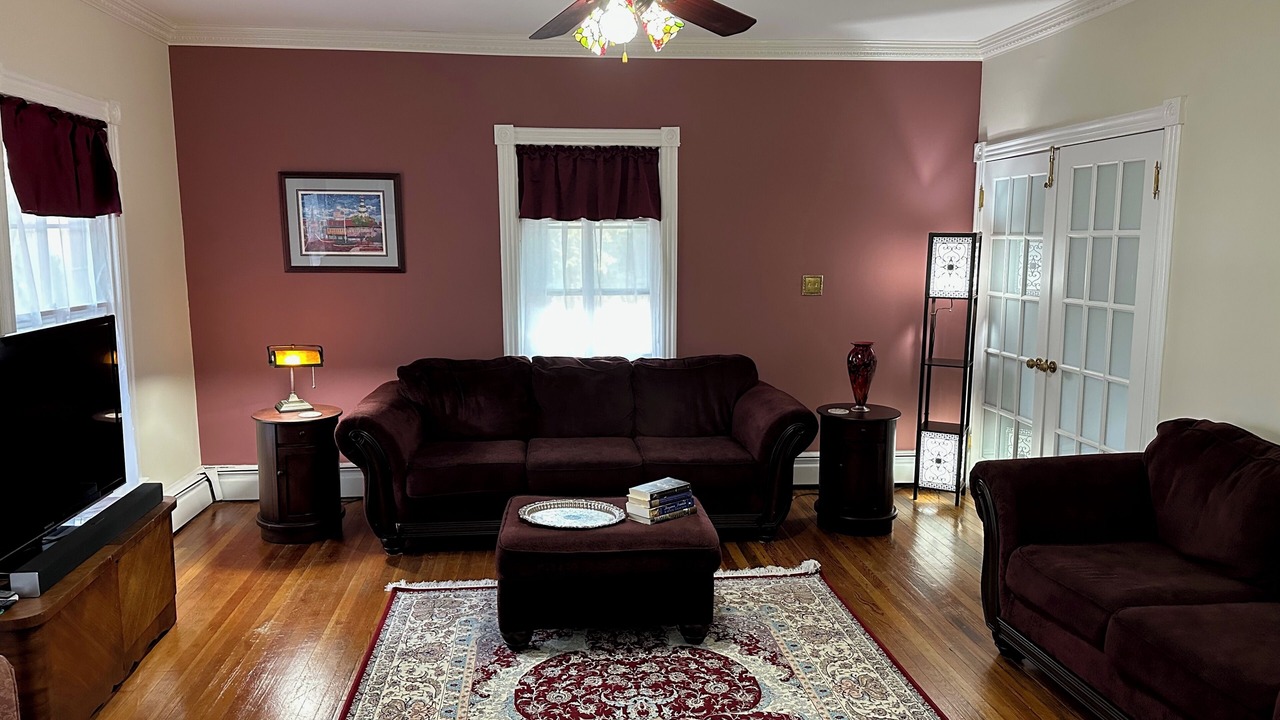 Photo of Livingroom in Gaithersburg