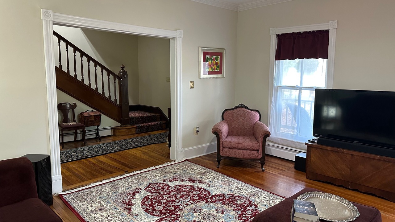 Photo of Livingroom in Gaithersburg