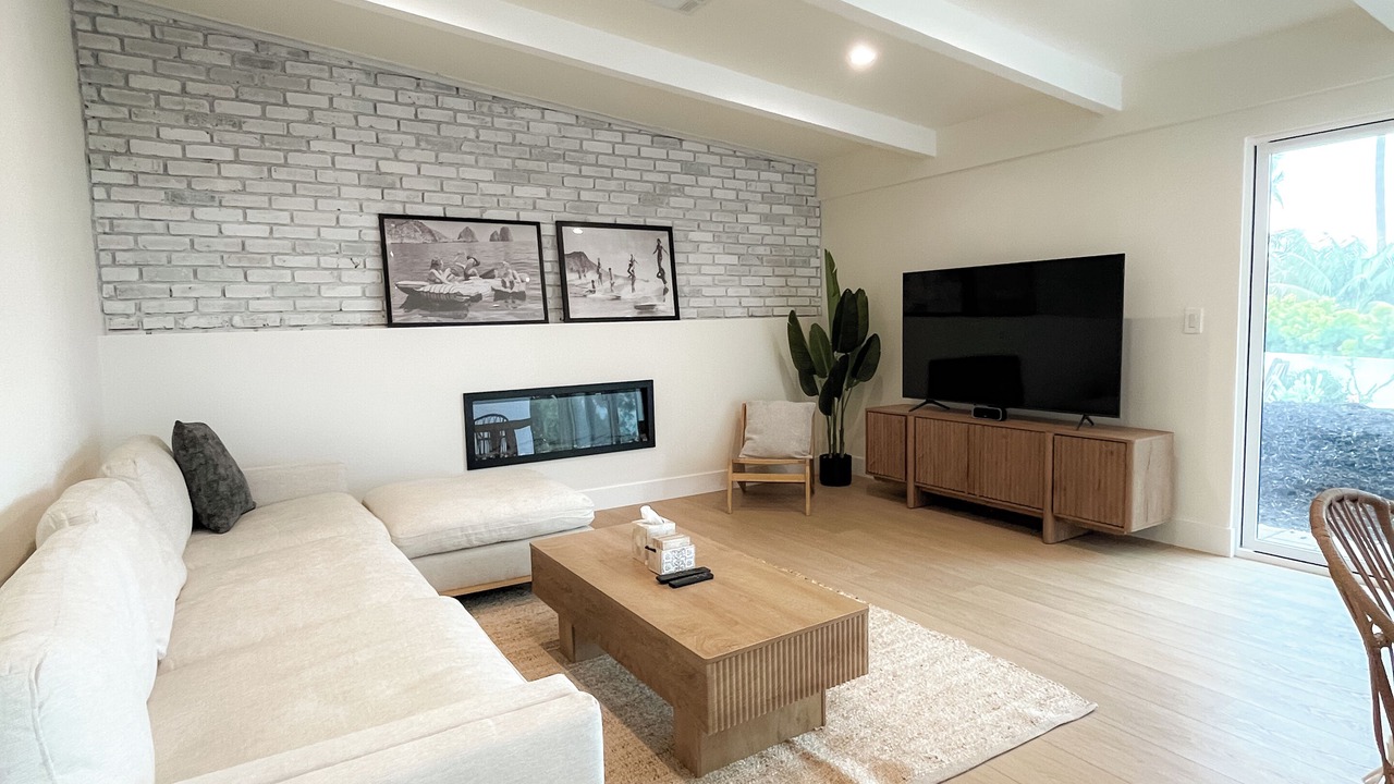 Photo of Livingroom in Western Malibu