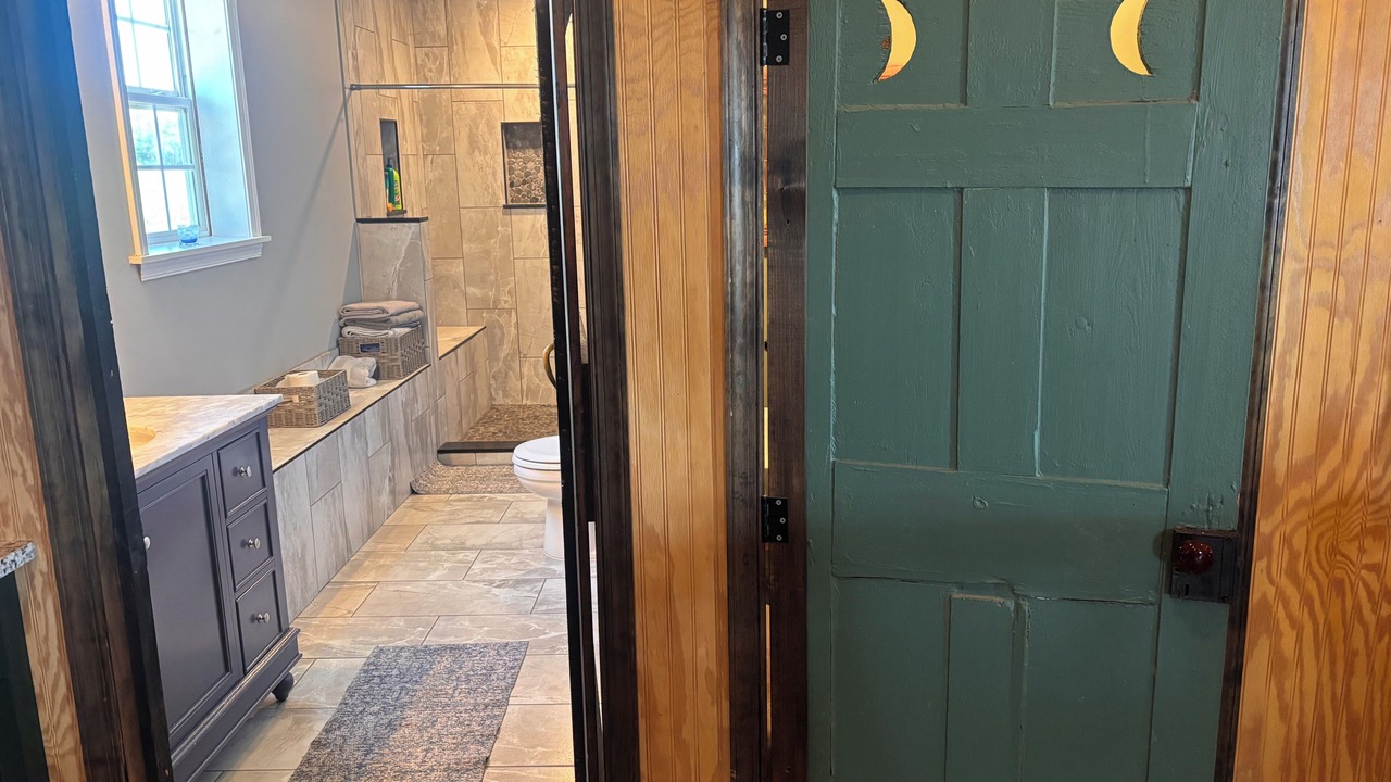 Photo of Bathroom in Smyrna