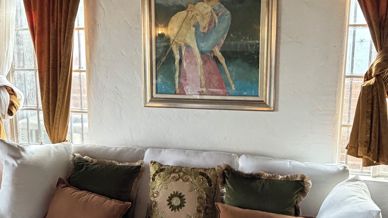 Photo of Livingroom in Toluca Lake