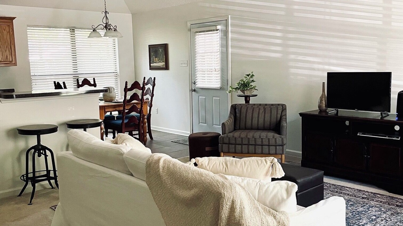 Photo of Livingroom in Mandeville