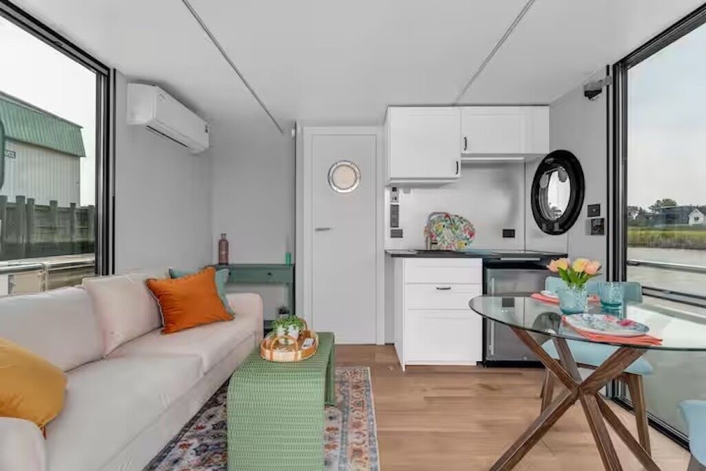 Photo of Livingroom in East Greenwich