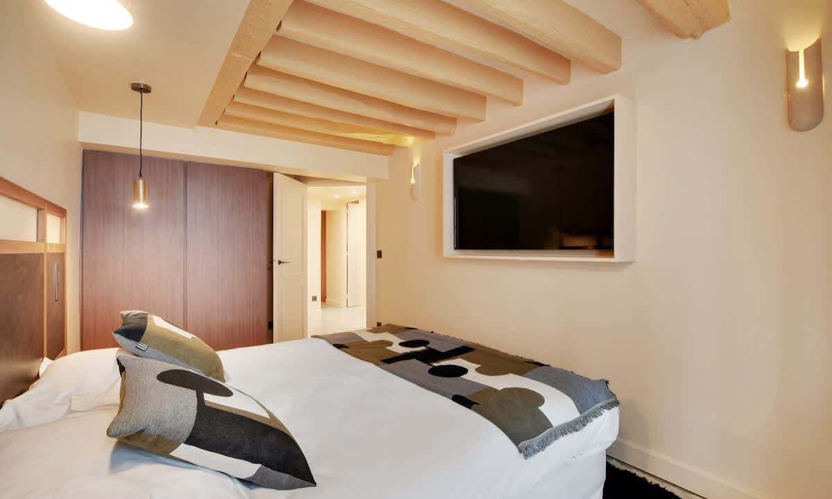 Photo of Bedroom in Notre-Dame-des-Champs