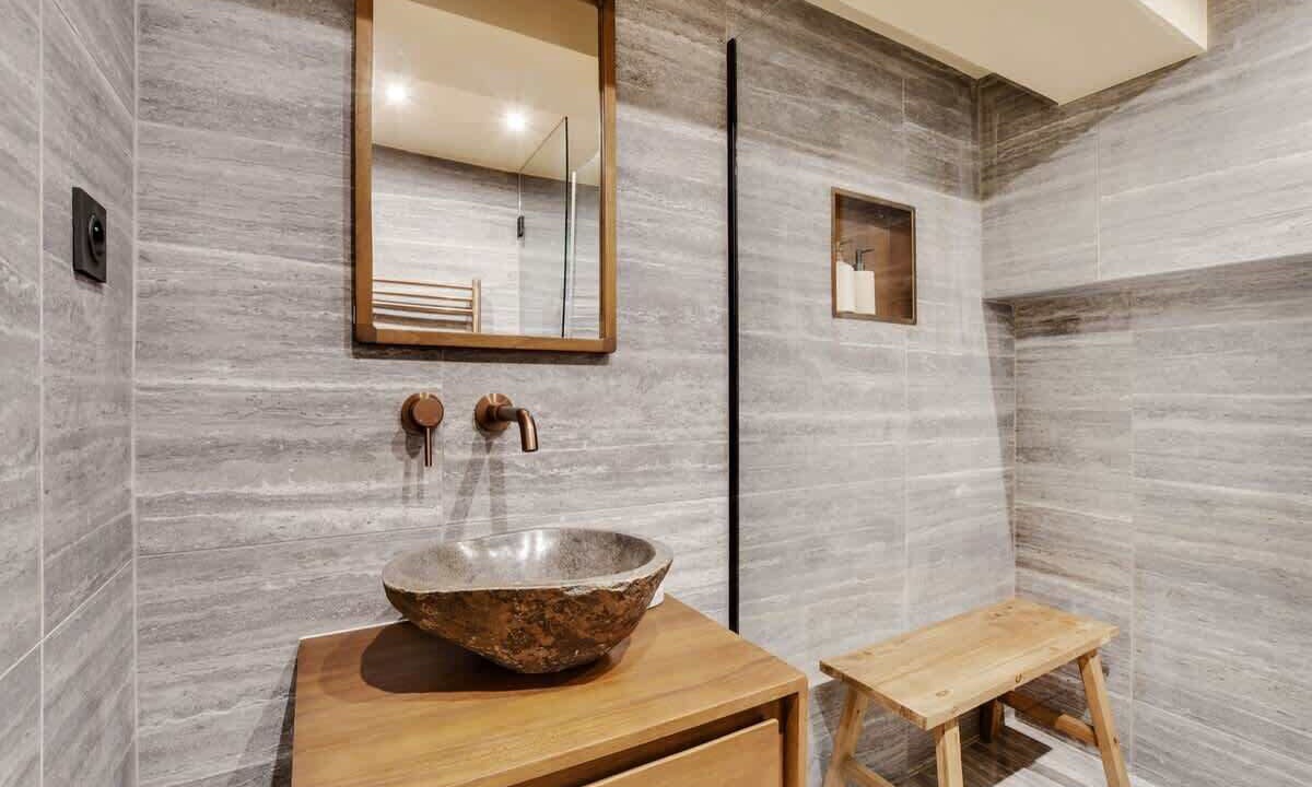 Photo of Bathroom in Notre-Dame-des-Champs