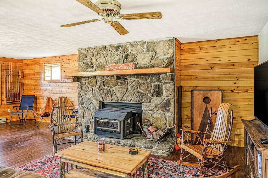 Photo of Livingroom in McHenry