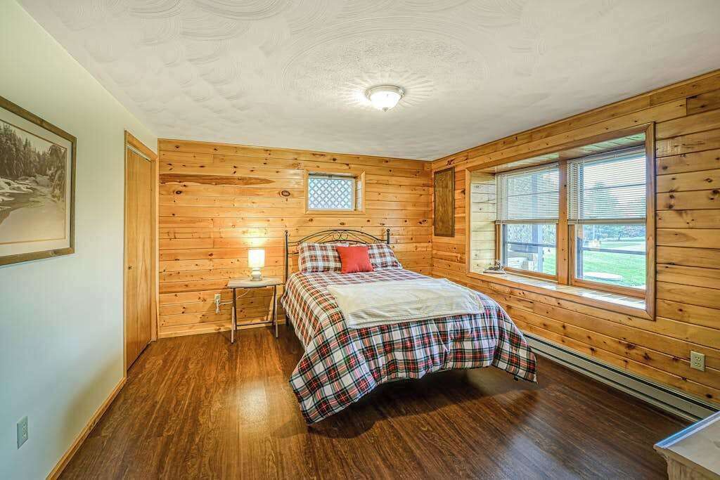 Photo of Bedroom in McHenry