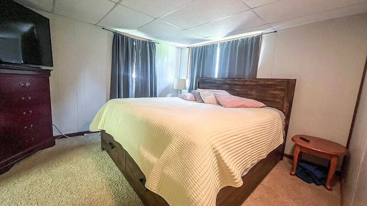 Photo of Bedroom in Spirit Lake