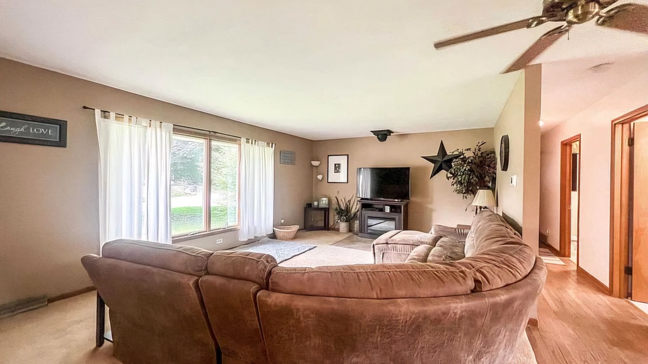 Photo of Livingroom in Spirit Lake