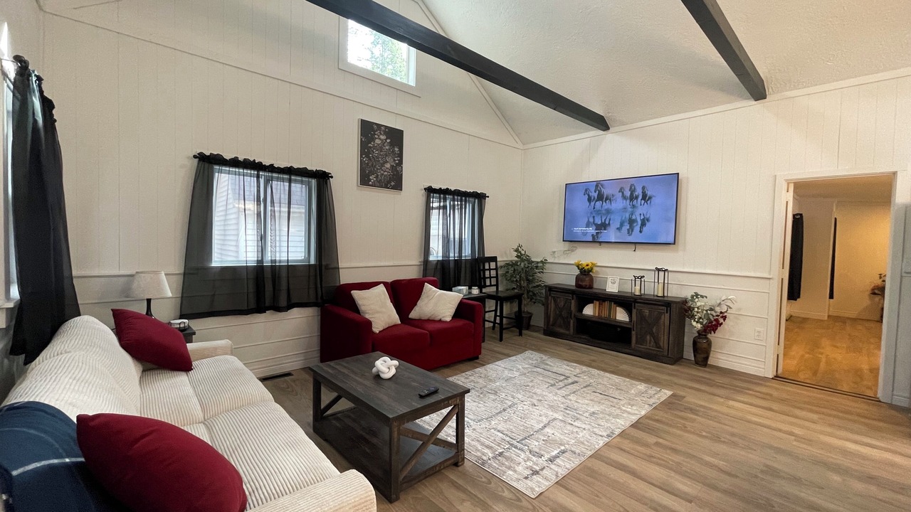 Photo of Livingroom in Guilford