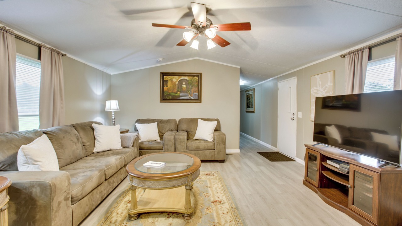 Photo of Livingroom in LaPlace