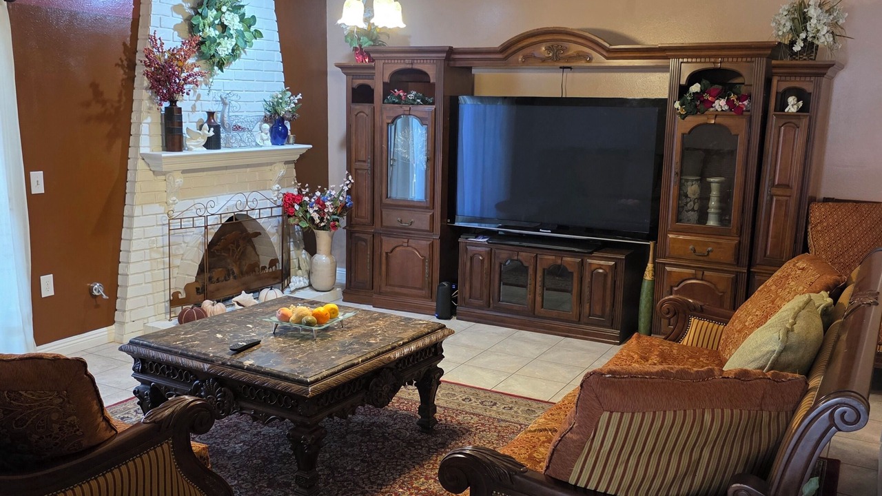 Photo of Livingroom in NE - Sterling