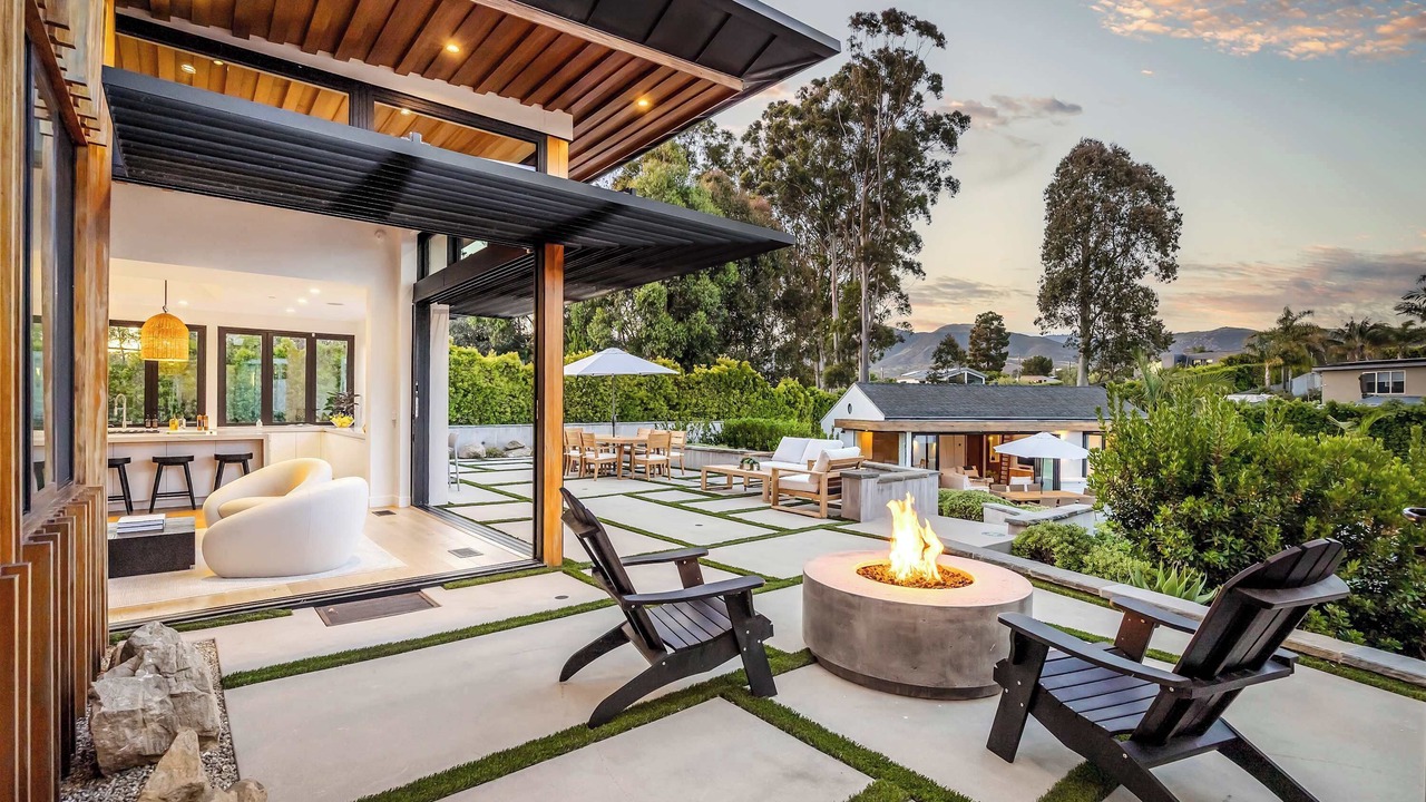 Photo of Patio Balcony in Central Malibu