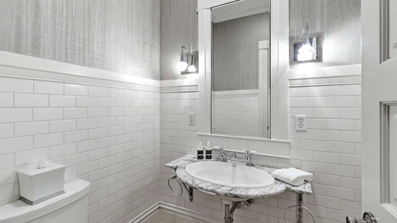 Photo of Bathroom in Downtown Minneapolis