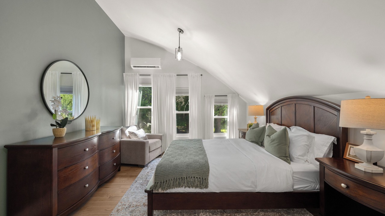 Photo of Bedroom in Long Green