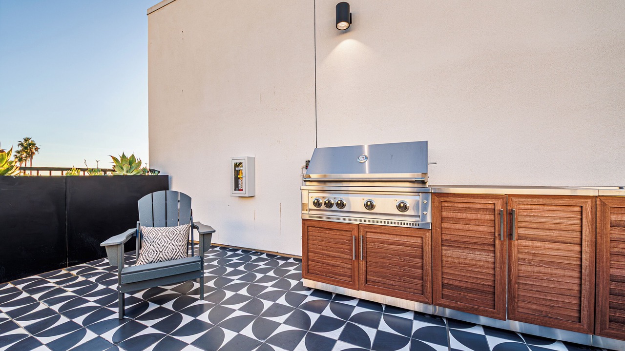 Photo of Patio Balcony in Koreatown