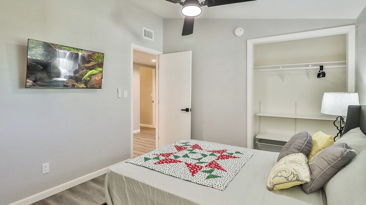 Photo of Bedroom in Canoga Park