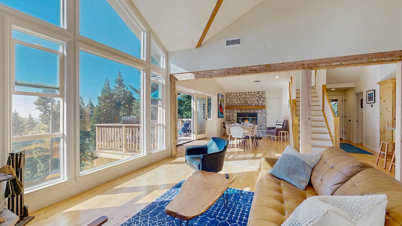 Photo of Livingroom in Arrowhead Villas