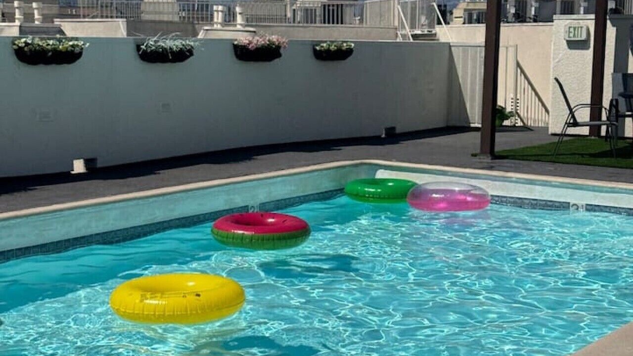 Photo of Outdoor in Wilshire