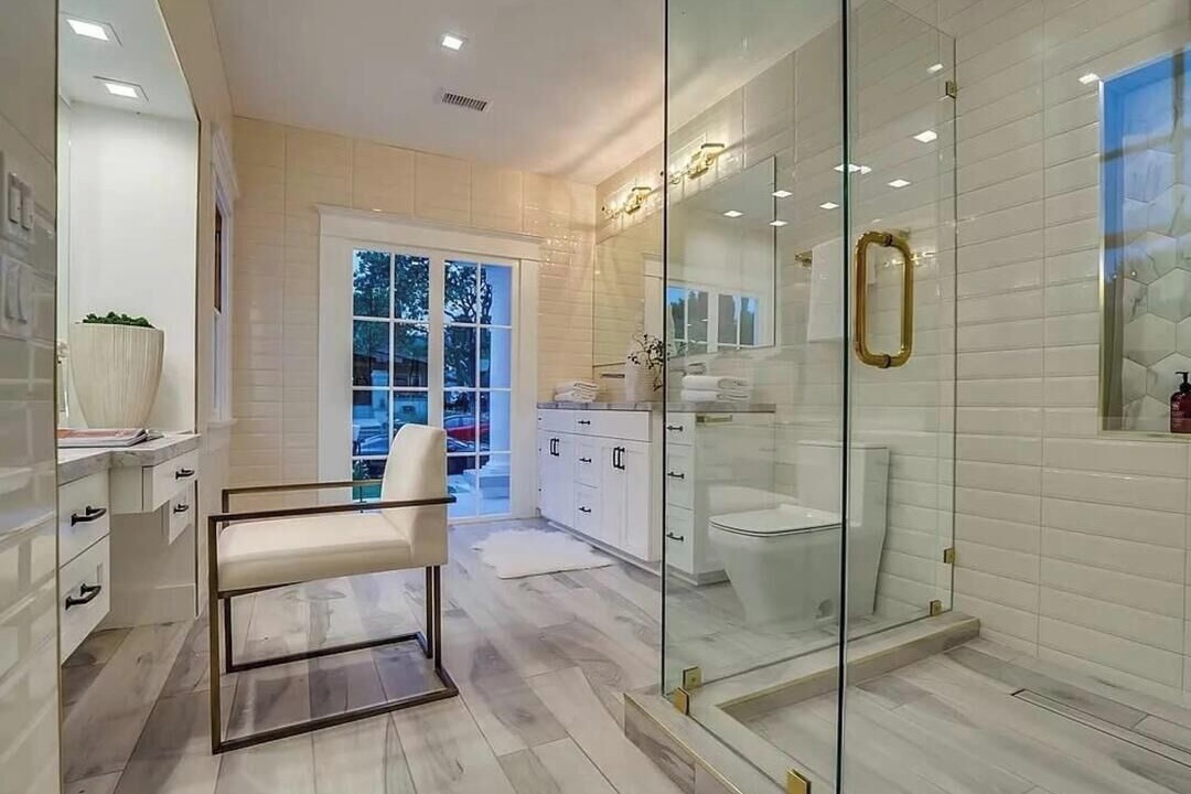 Photo of Bathroom in Hollywood