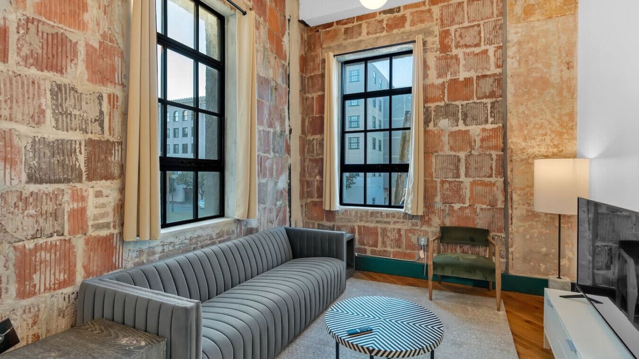 Photo of Livingroom in French Quarter