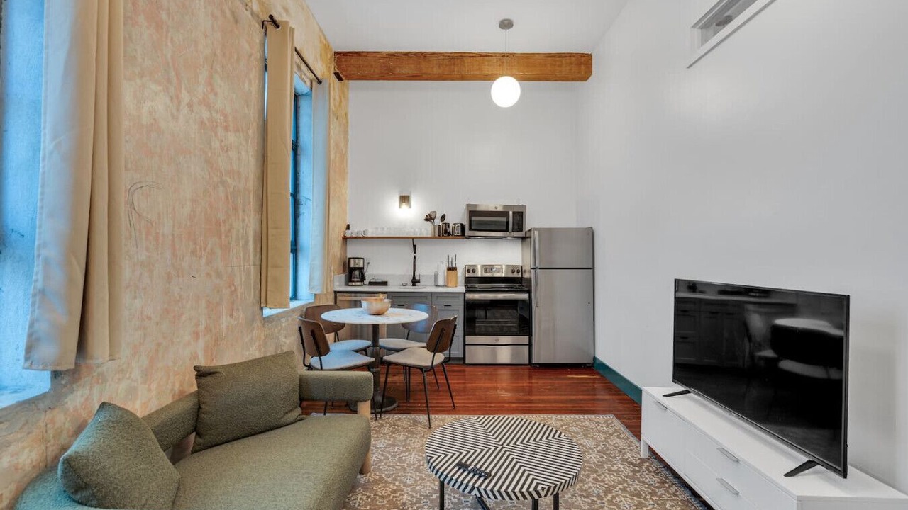 Photo of Livingroom in French Quarter
