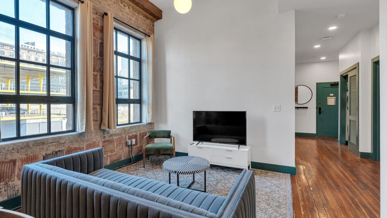 Photo of Livingroom in French Quarter