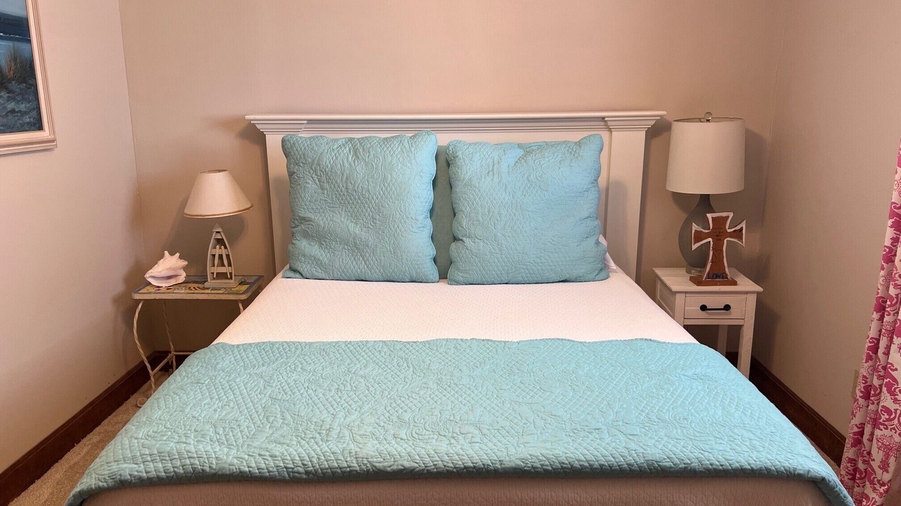 Photo of Bedroom in Cypremort Point