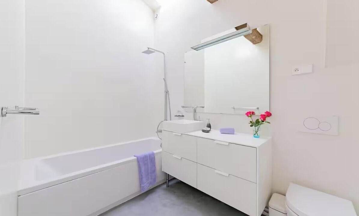 Photo of Bathroom in Quartier de la Place-Vendome