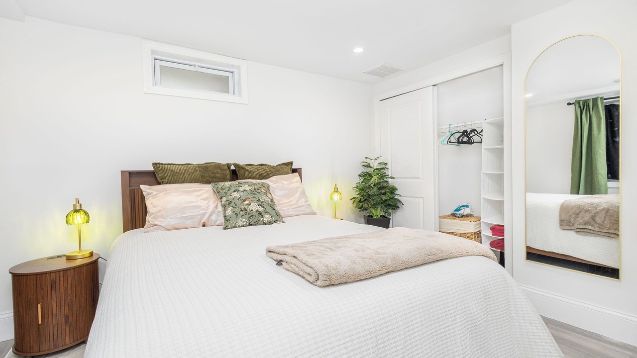 Photo of Bedroom in West Street - River Street