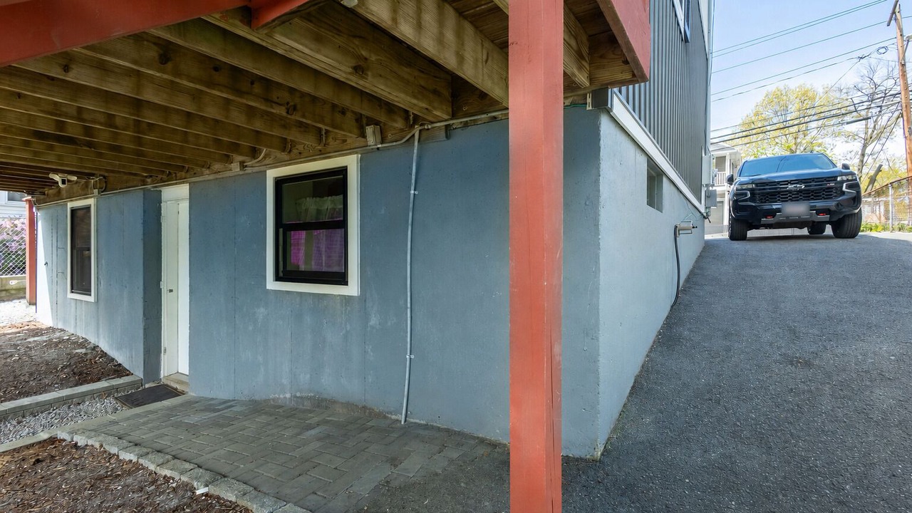 Photo of Outdoor in West Street - River Street