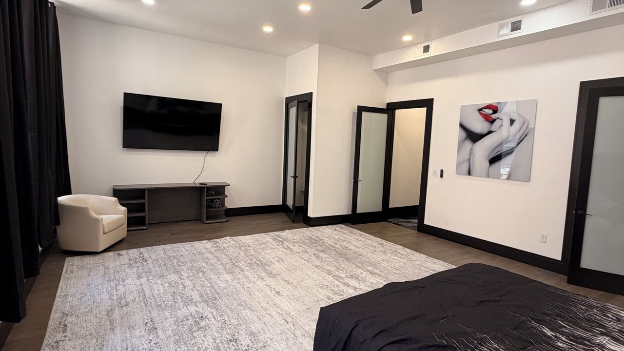 Photo of Bedroom in Downtown Baltimore