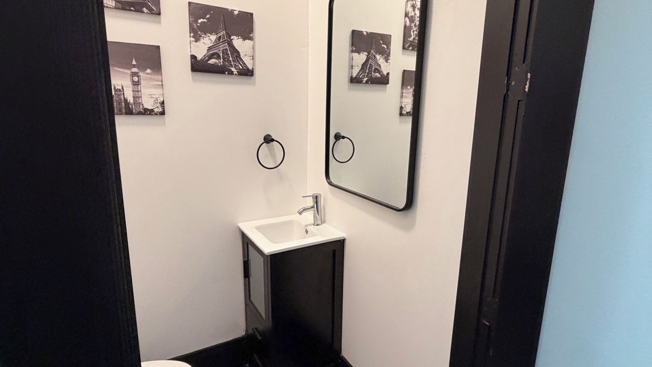 Photo of Bathroom in Downtown Baltimore