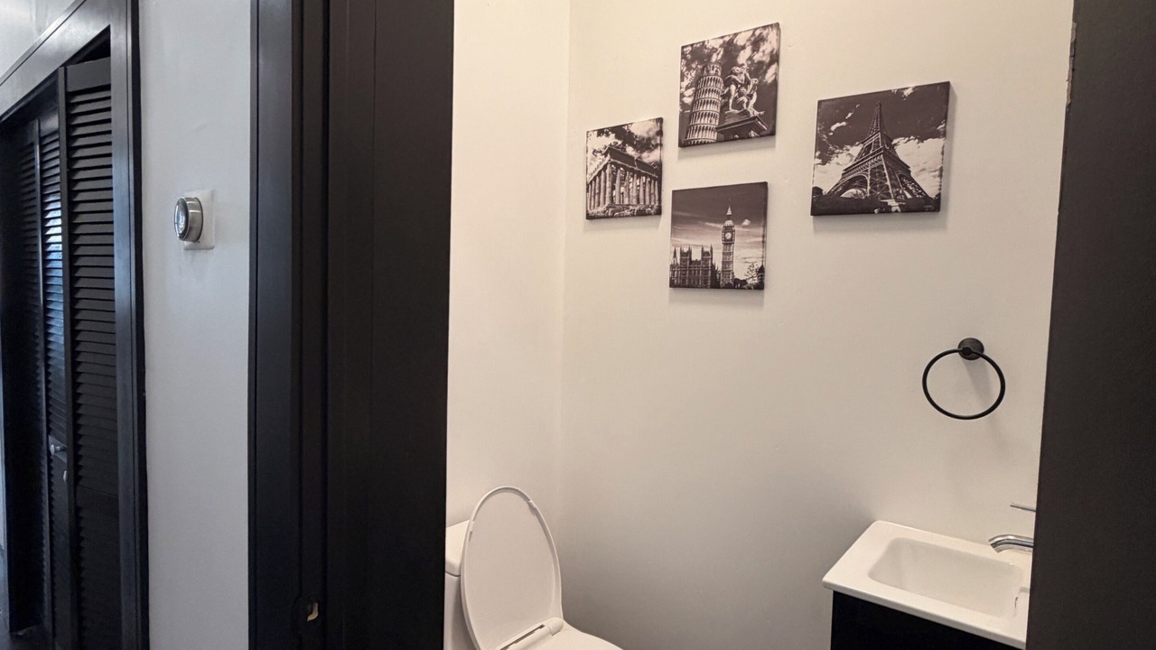 Photo of Bathroom in Downtown Baltimore