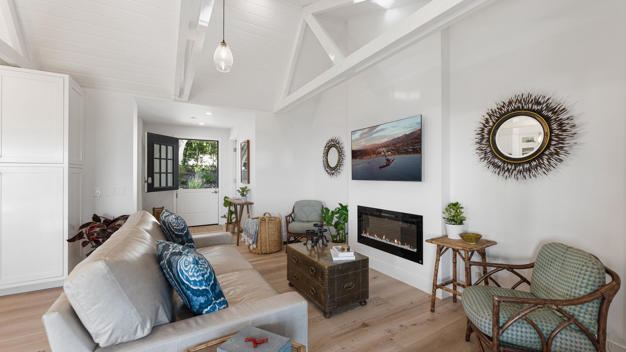 Photo of Livingroom in Summerland