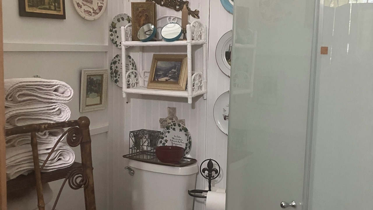 Photo of Bathroom in Abbeville