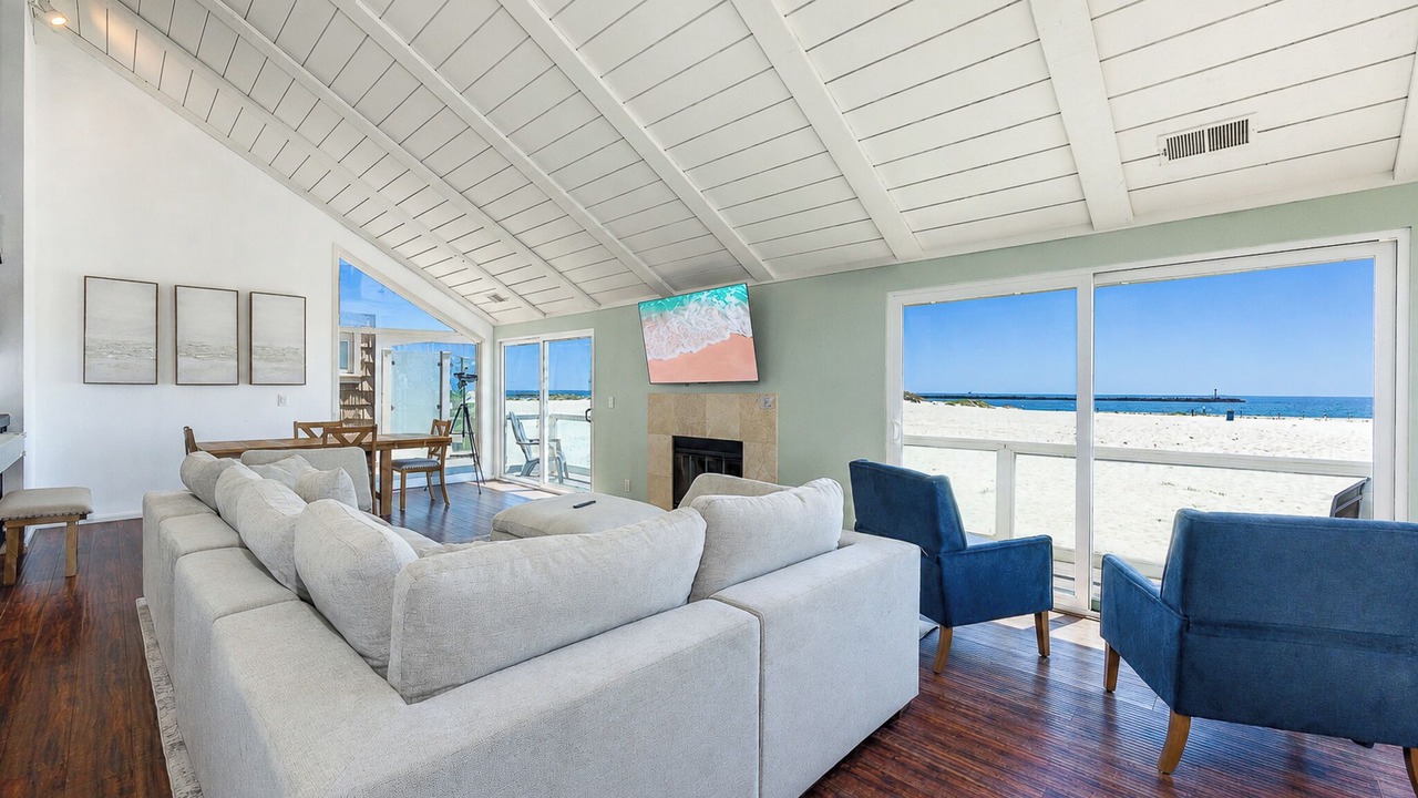 Photo of Livingroom in Hollywood