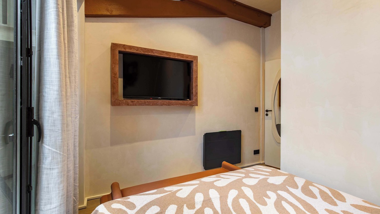 Photo of Bedroom in Notre-Dame-des-Champs