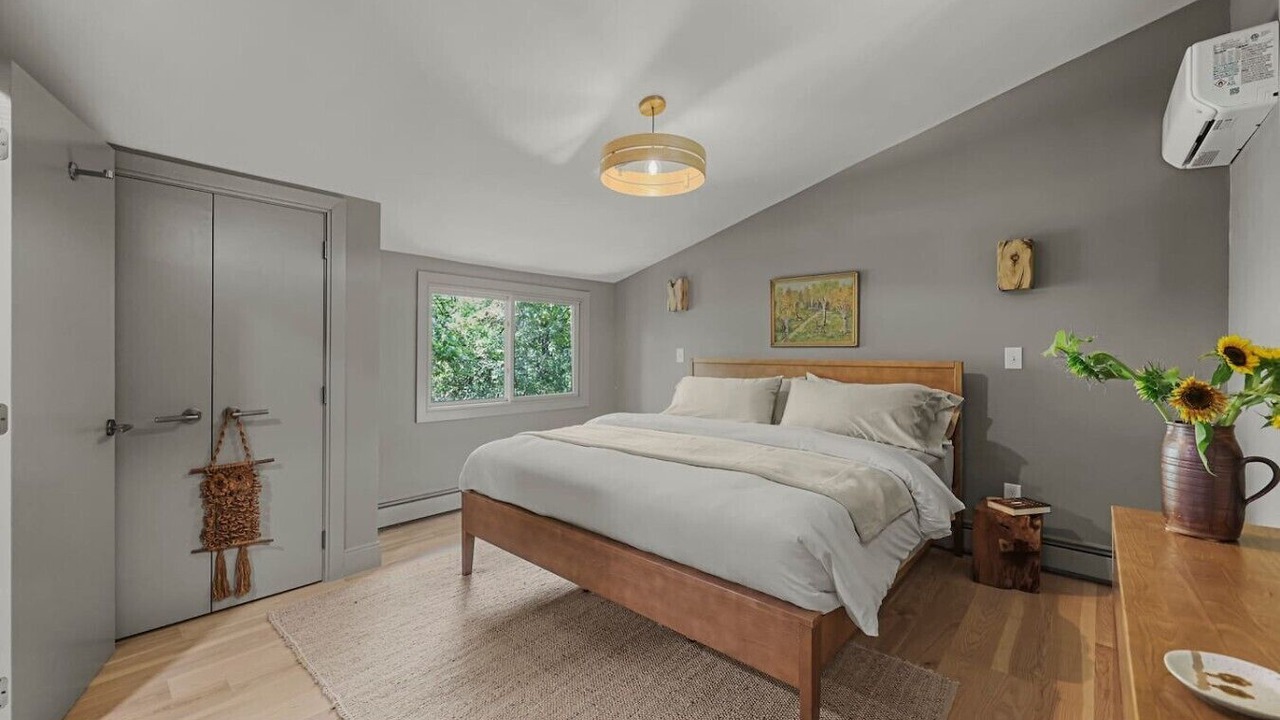 Photo of Bedroom in West Stockbridge