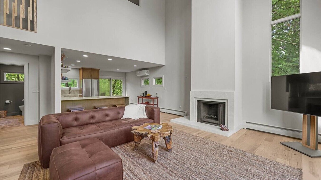 Photo of Livingroom in West Stockbridge