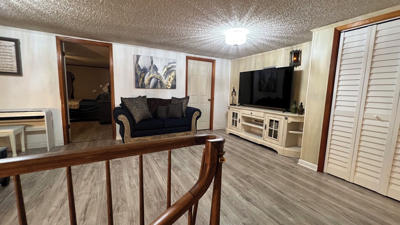 Photo of Livingroom in Schriever