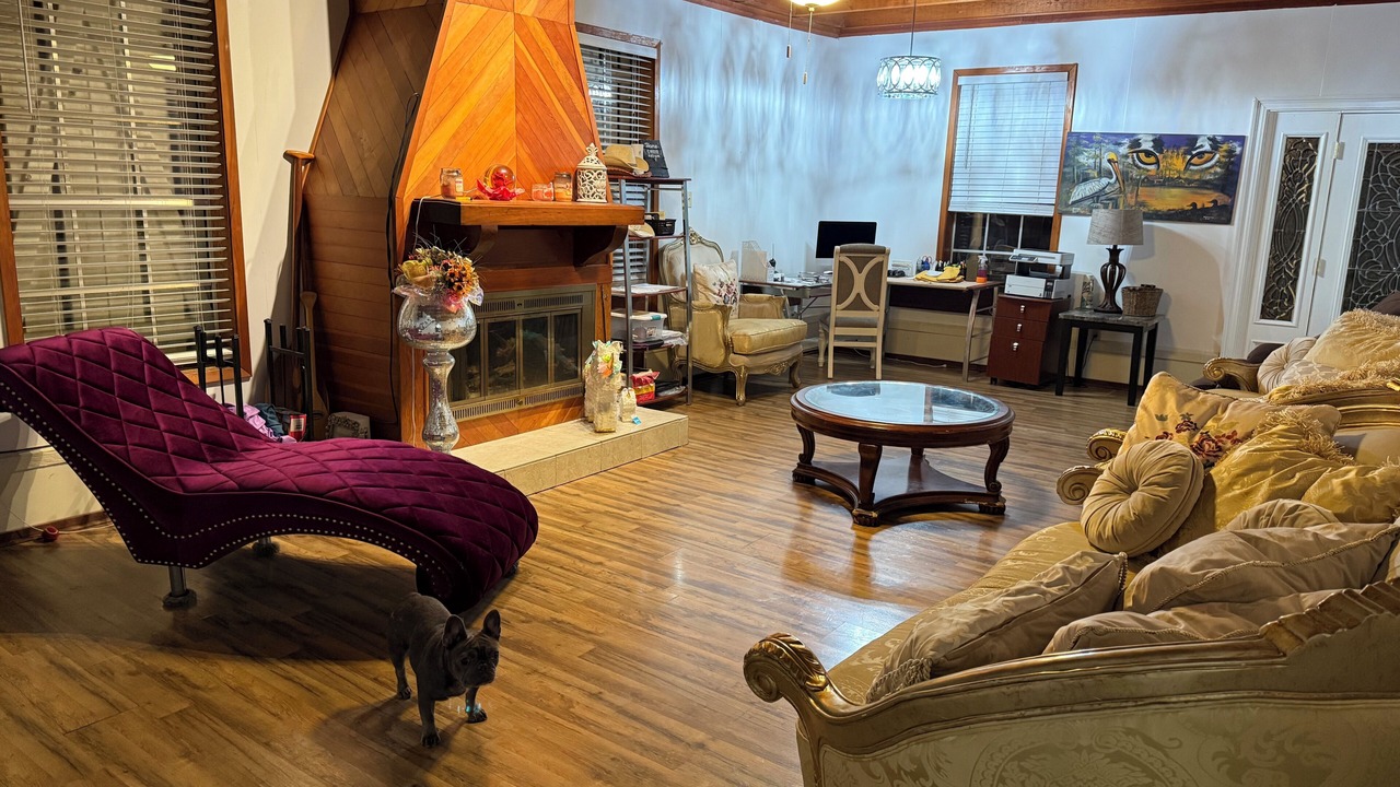 Photo of Livingroom in Schriever