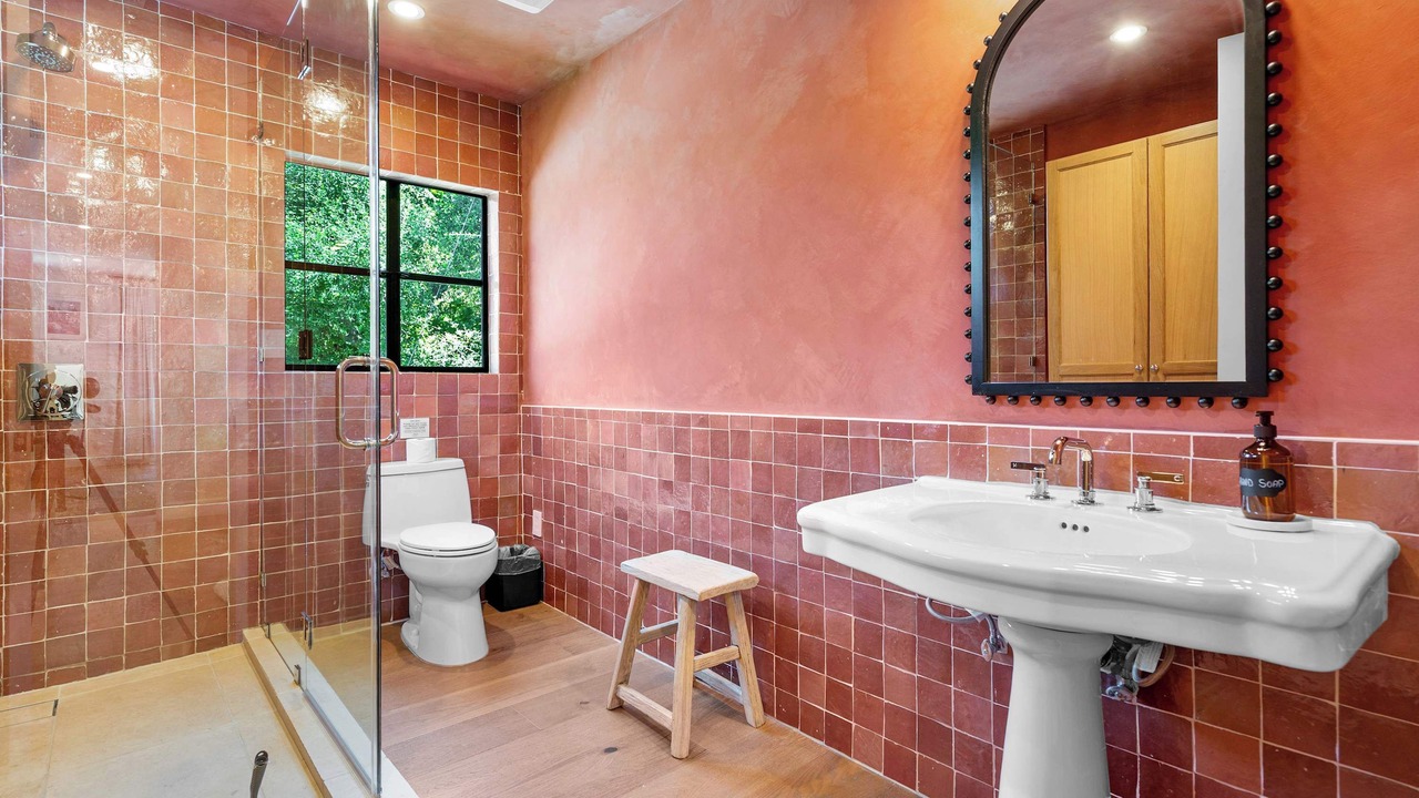 Photo of Bathroom in Hollywood Hills West