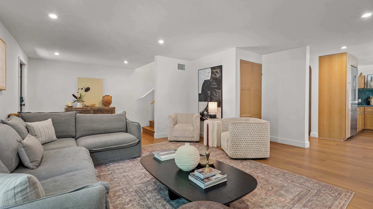 Photo of Outdoor in Hollywood Hills West